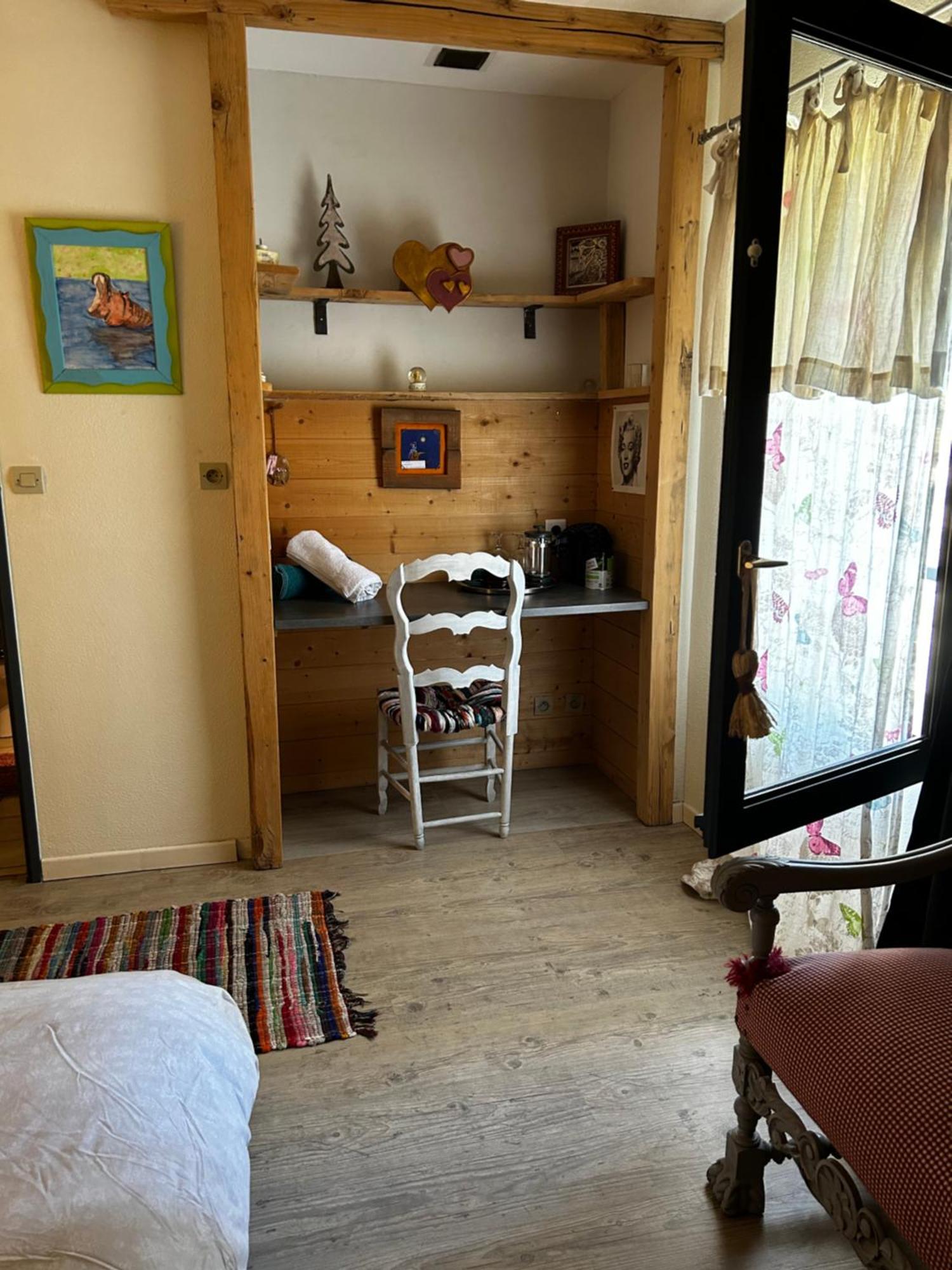 Le Gast, Vaumeilh Bagian luar foto