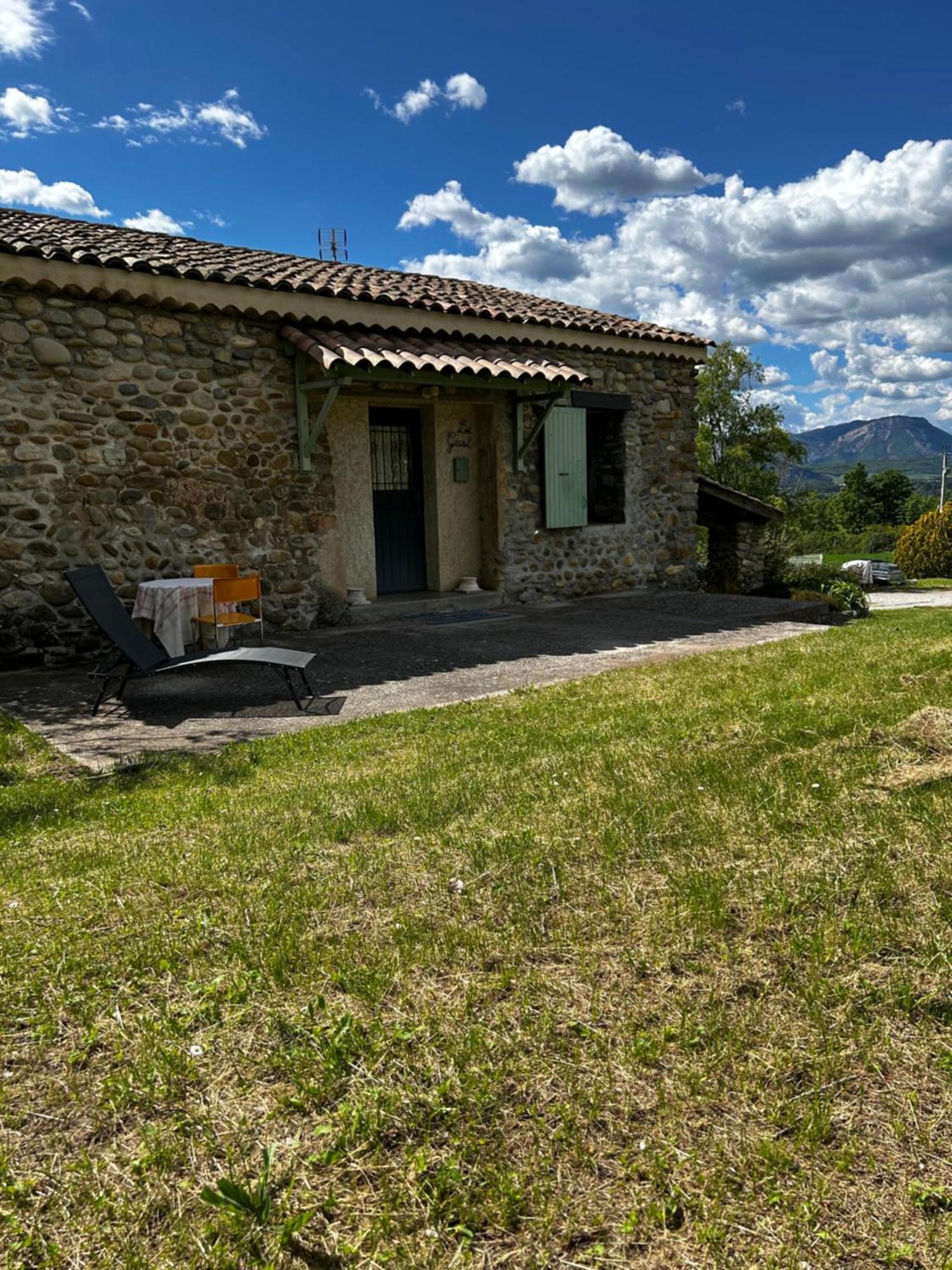 Le Gast, Vaumeilh Bagian luar foto