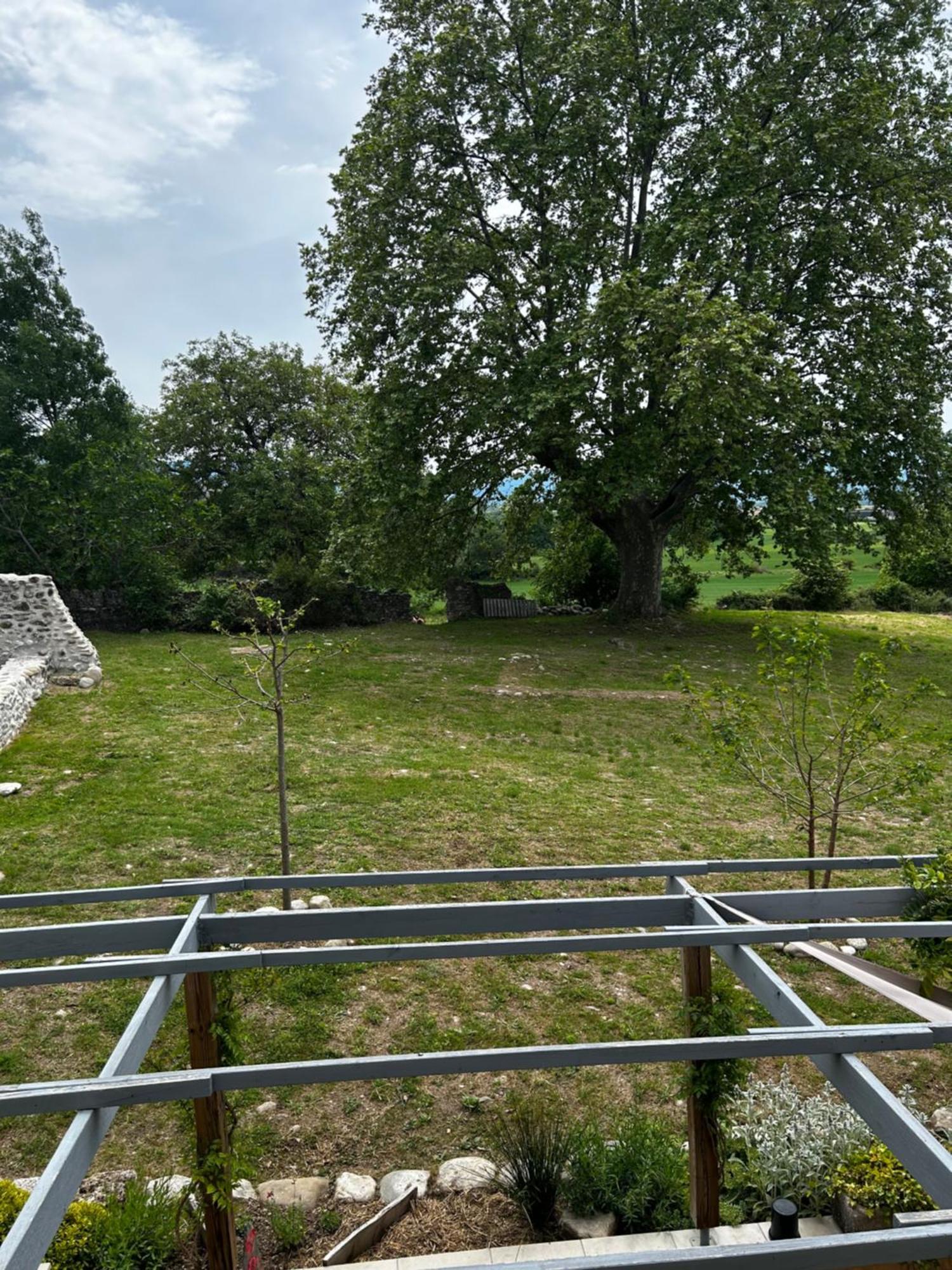 Le Gast, Vaumeilh Bagian luar foto